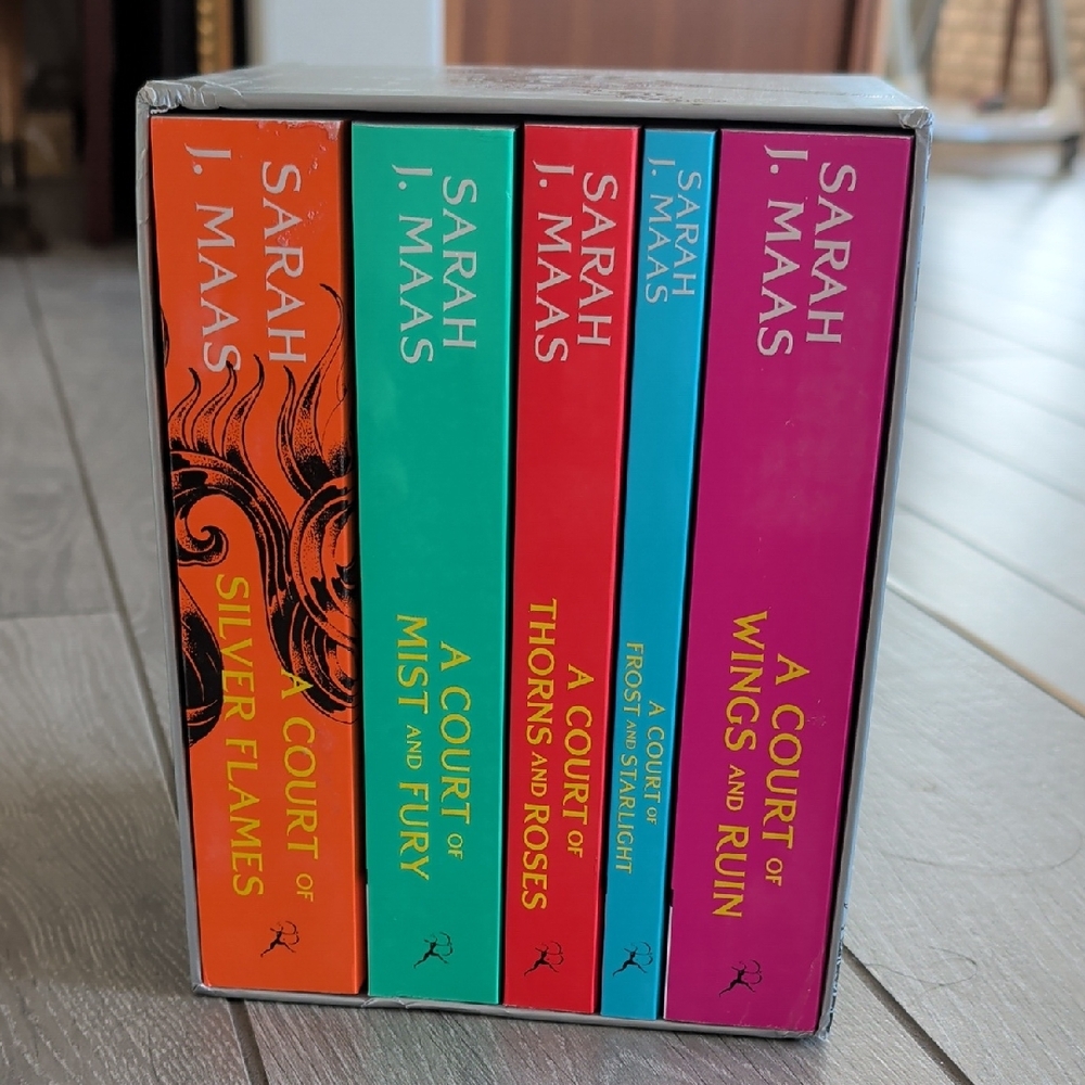 A Court Of Thorns And Roses Box Set